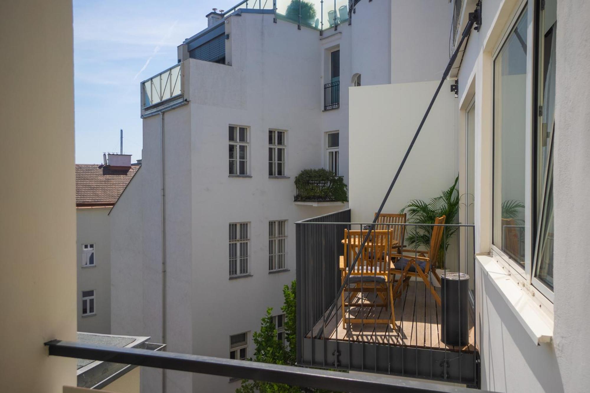 Bright Stylish Apartment With A Balcony In A Top Location Виена Екстериор снимка